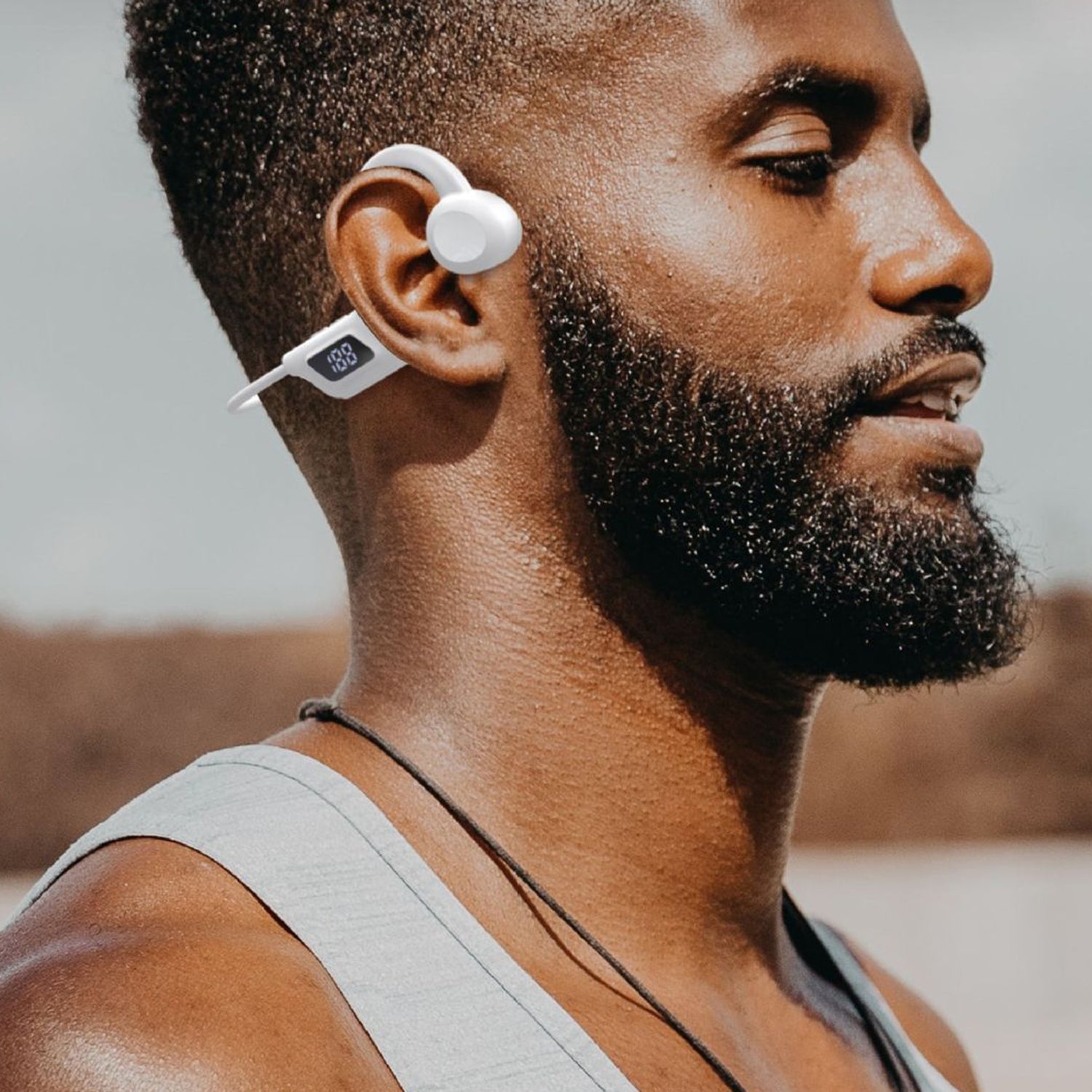 Blutooth sports close to ear headphones (not in-ear)
